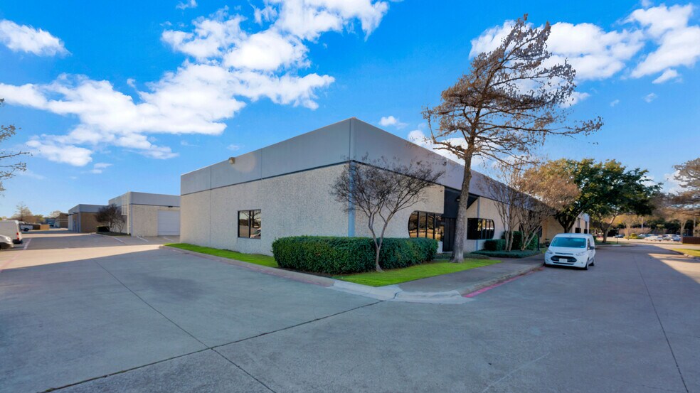 More Photos Of 8422-8428 Sterling St, Irving Unknown For Lease