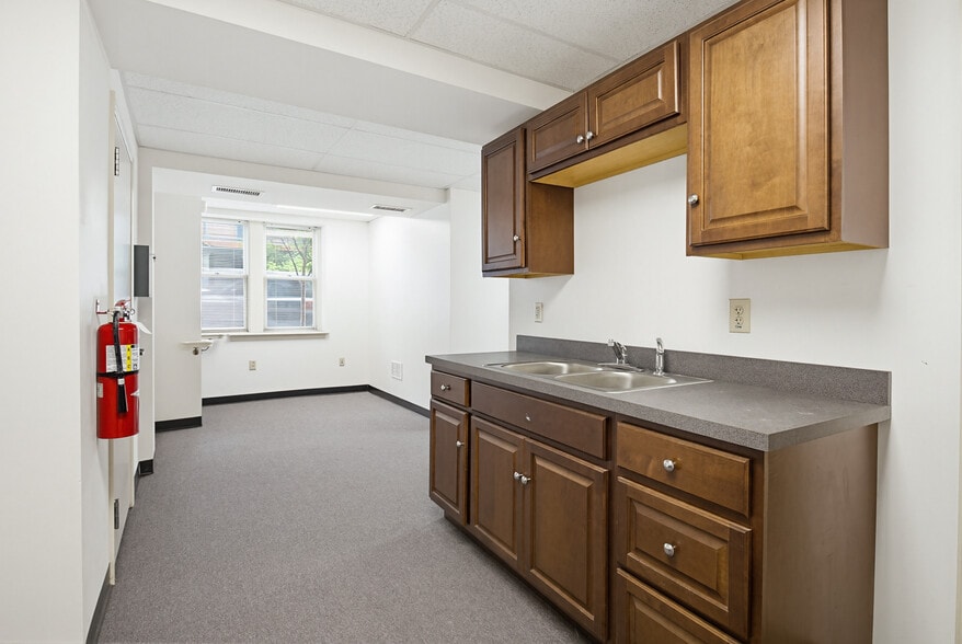 More Photos Of 171 E King St, Lancaster Loft Creative Space For Sale