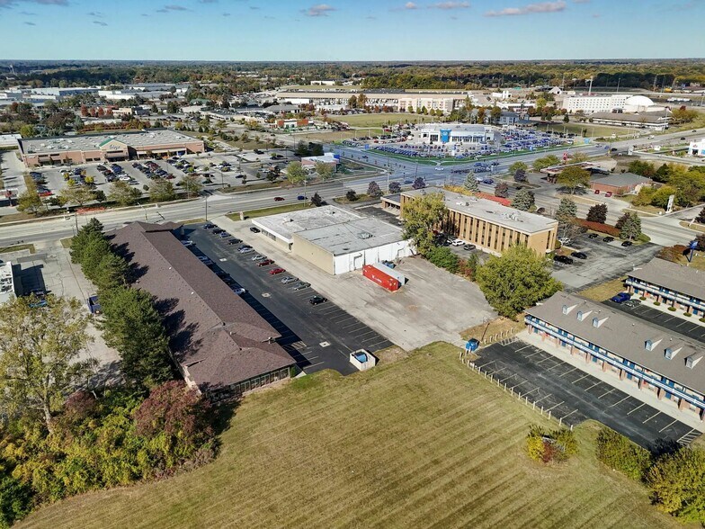 More Photos Of 1436 Reynolds Rd, Maumee Freestanding For Lease