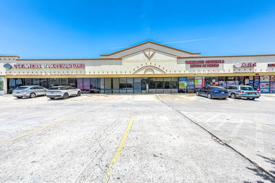 More Photos Of 8530 S Braeswood Blvd, Houston Freestanding For Lease