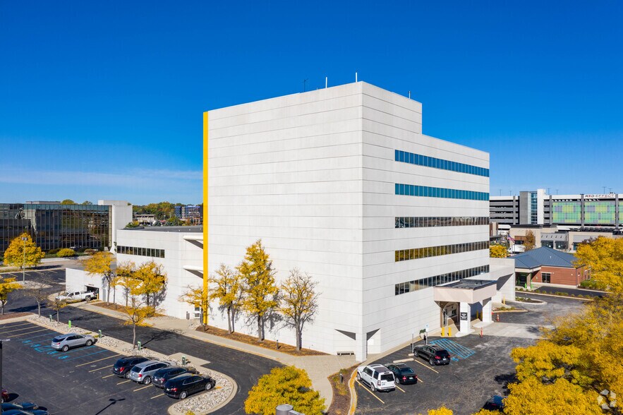 More Photos Of 801-803 W Big Beaver Rd, Troy Office For Lease