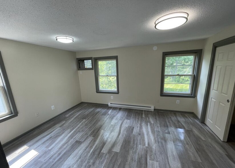 More Photos Of 23-36 Pine Crest Ridge, Woodstock Apartments For Sale