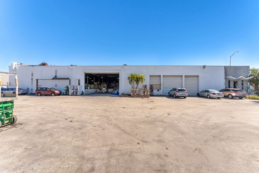 More Photos Of 7620 W 2nd Ct, Hialeah Unknown For Lease