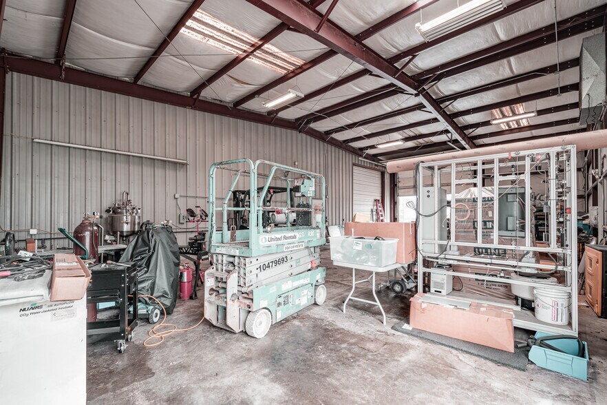 More Photos Of 2061 Magnolia Dr, Pasadena Industrial For Sale