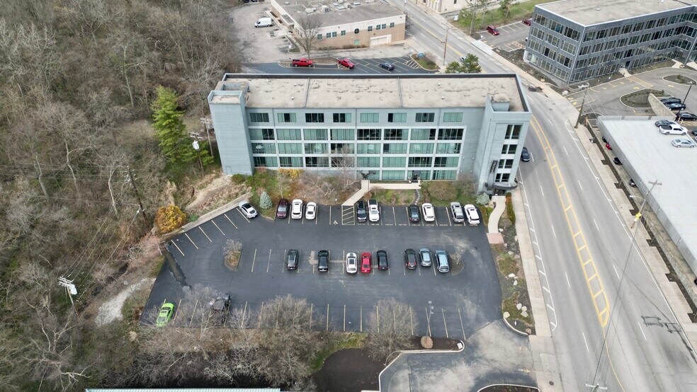 More Photos Of 2055 Reading Rd, Cincinnati Medical For Lease