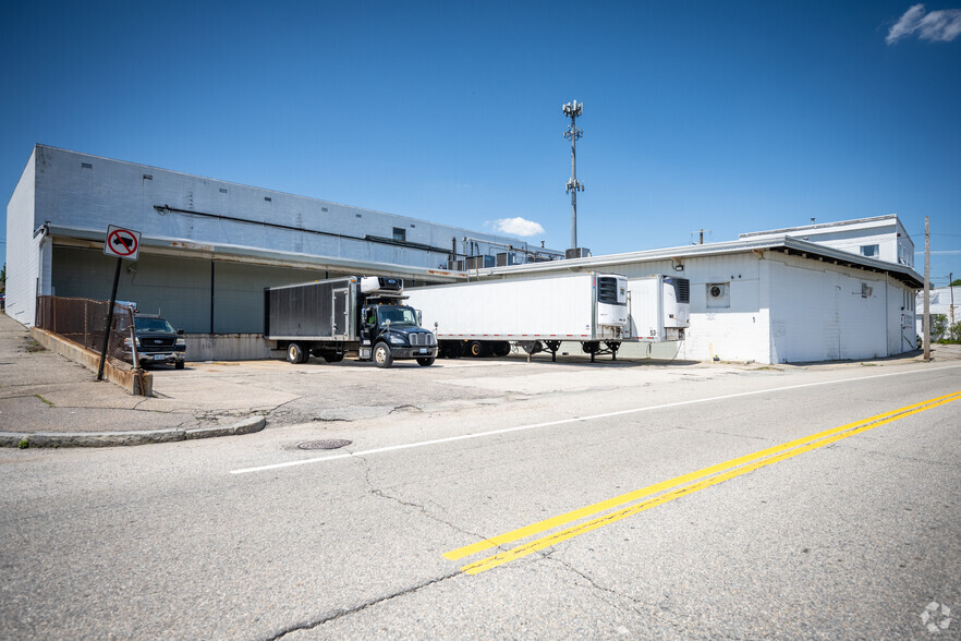 Primary Photo Of 31 Budlong Rd, Cranston Warehouse For Lease