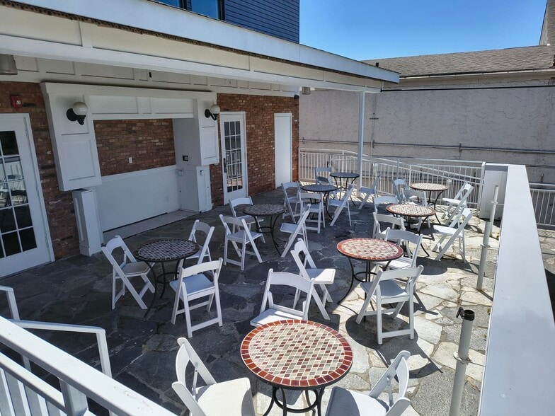 More Photos Of 8289 Jericho Tpke, Woodbury Restaurant For Lease