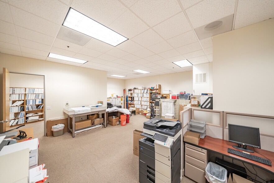 More Photos Of 9297-9311 Research Dr, Irvine Research And Development For Lease