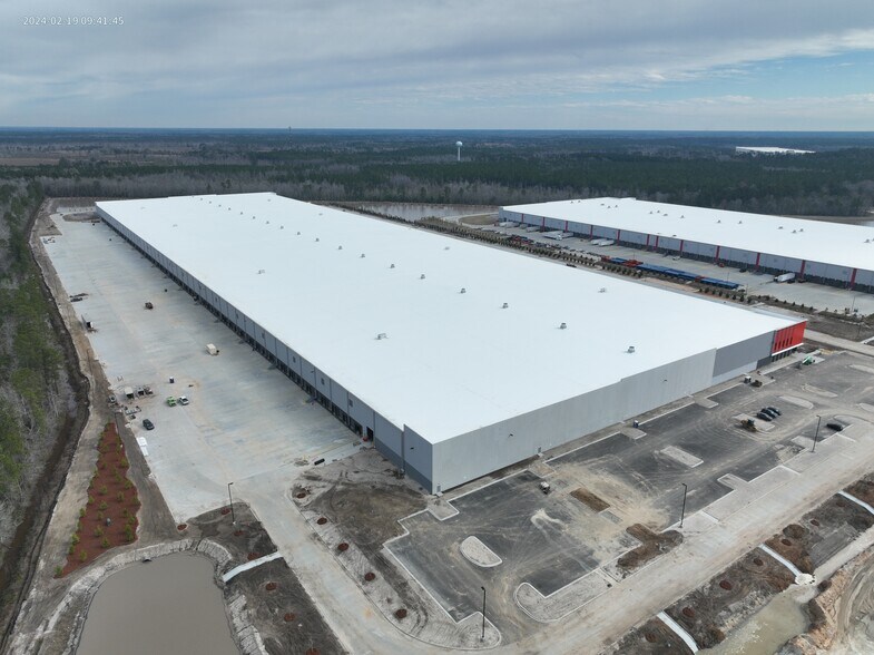 More Photos Of 1338 Interstate Centre Blvd, Ellabell Unknown For Lease