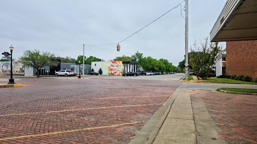 More Photos Of 620 Oak St, Graham Office Residential For Sale