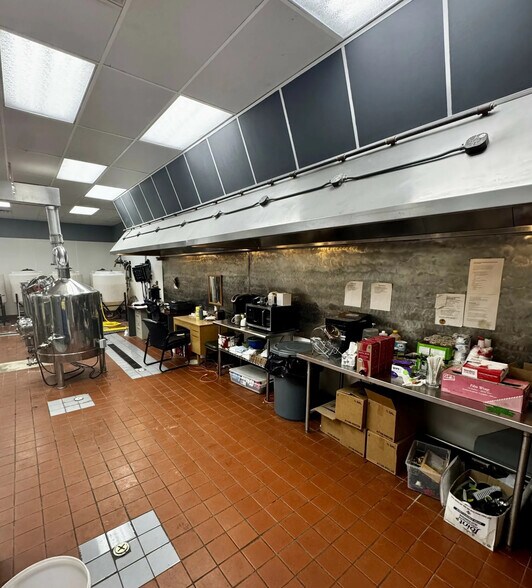 More Photos Of 423-471 E Michigan Ave, Saline Storefront For Lease