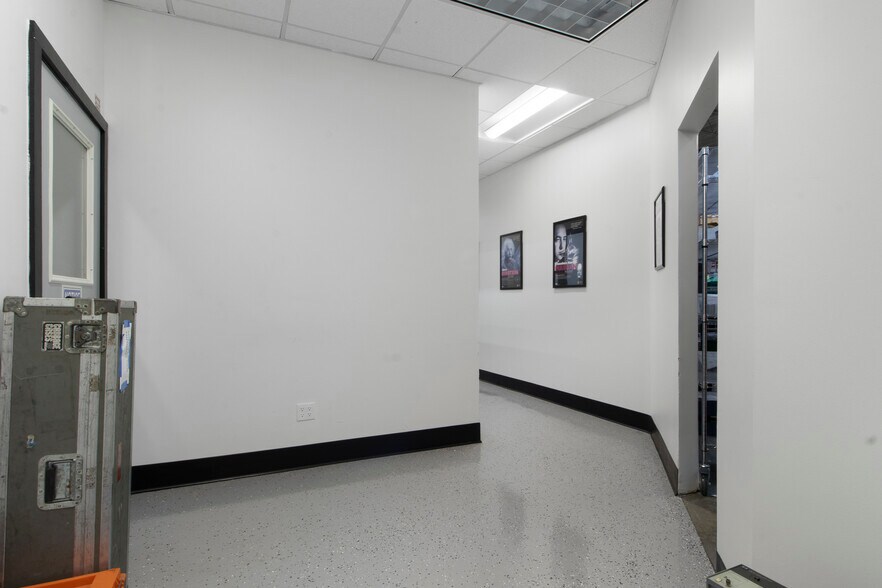 More Photos Of 2845 Tobey Dr, Indianapolis Flex For Sale