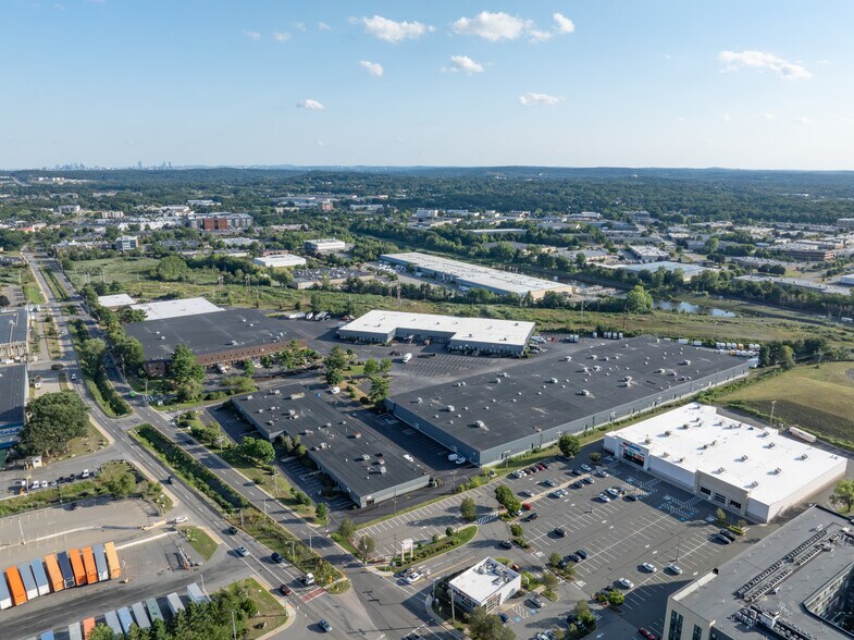 More Photos Of 90 Commerce Way, Woburn Unknown For Lease