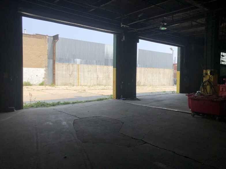 More Photos Of 1281 Viele Ave, Bronx Warehouse For Lease