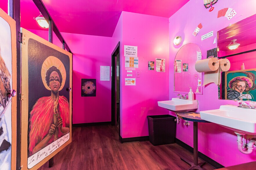 More Photos Of 2195-2199 California St, Denver Restaurant For Sale