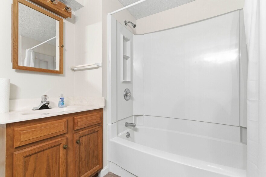 More Photos Of 3208 College Dr, Louisville Office For Sale