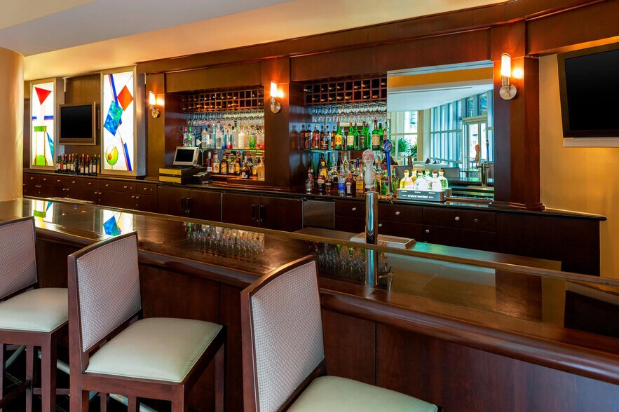 More Photos Of 4 Galleria Blvd, Metairie Hotel For Sale