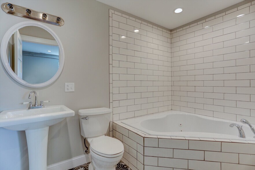 More Photos Of 218 W Main St, Urbana Office For Sale