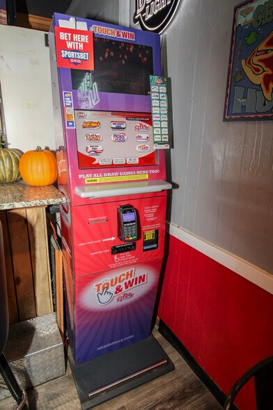 More Photos Of 54 McKinley St, Huron Bar For Sale