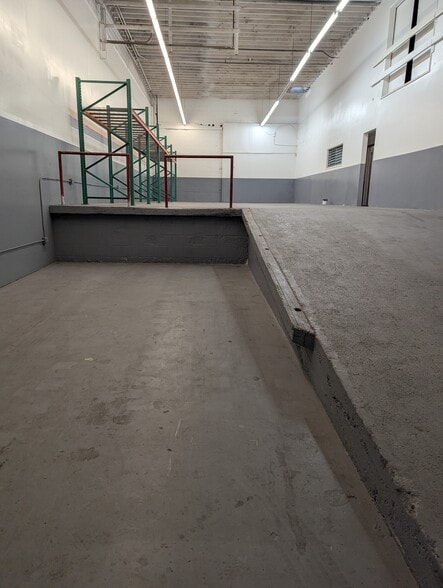 More Photos Of 2301-2323 W 190th St, Redondo Beach Industrial For Lease