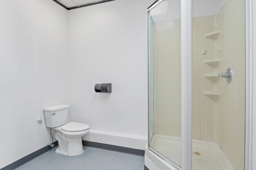 More Photos Of 1500 Brittmoore Rd, Houston Warehouse For Lease