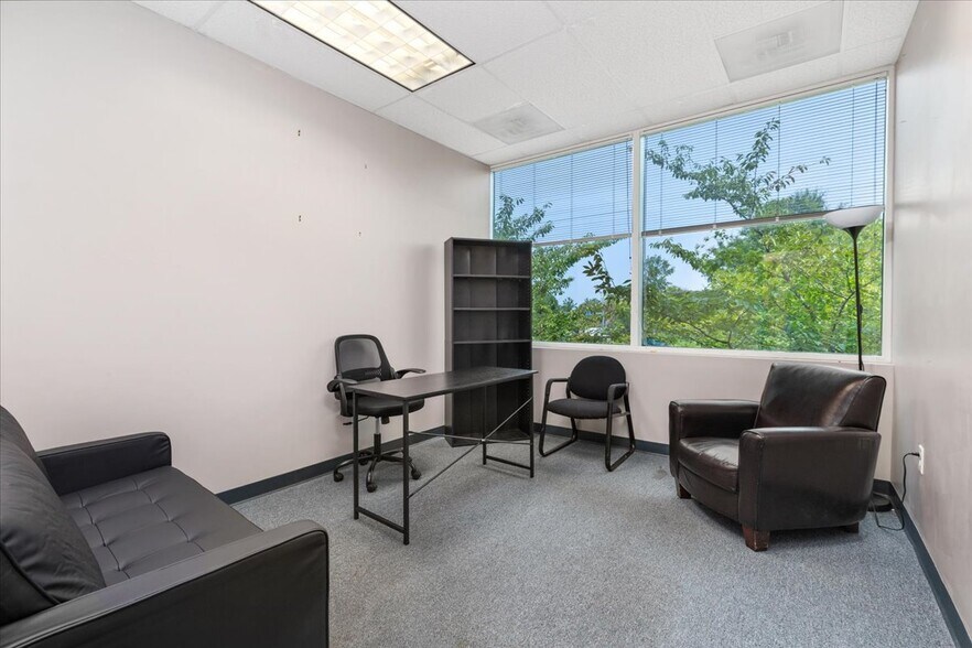 More Photos Of 8140 Ashton Ave, Manassas Medical For Sale