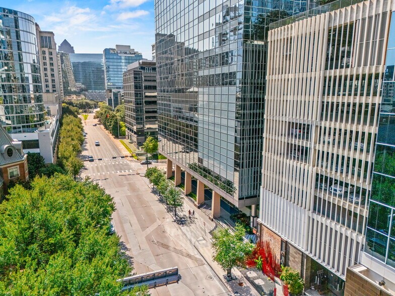 More Photos Of 2828 N Harwood St, Dallas Office For Lease