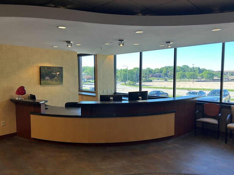 More Photos Of 9850 Nicholas St, Omaha Office For Sale