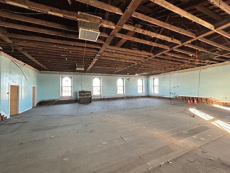 More Photos Of 34 S Main St, Phoenixville General Retail For Sale