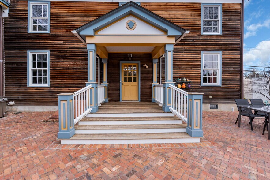 More Photos Of 137 Stockton St, Hightstown Flex For Sale