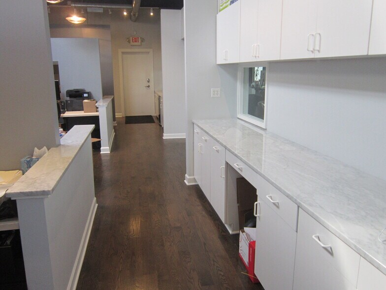 More Photos Of 8135 Monticello Ave, Skokie Office For Sale