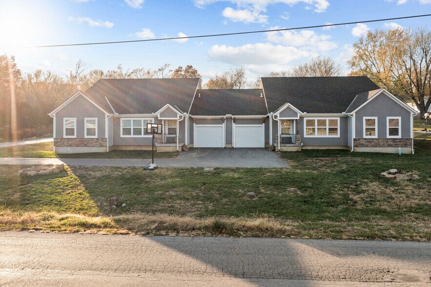 Primary Photo Of 601 Hillcrest St, Pleasant Hill Apartments For Sale