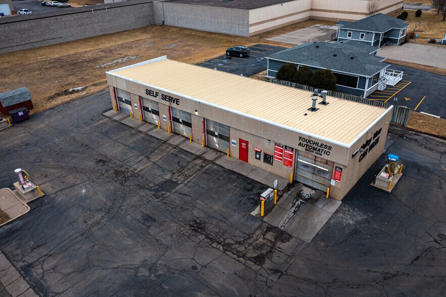 More Photos Of 581 Lester Ave, Onalaska Carwash For Sale