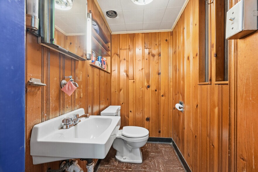 More Photos Of 4301 Main St, Pittsburgh Service For Sale