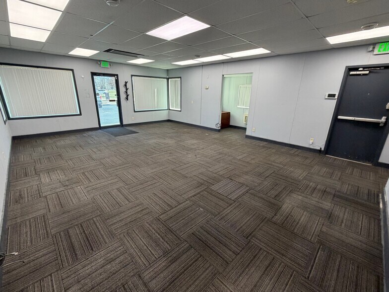More Photos Of 60 N Brown Ave, Terre Haute General Retail For Lease