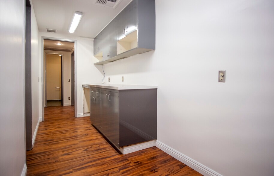 More Photos Of 230 W Pueblo St, Santa Barbara Medical For Sale