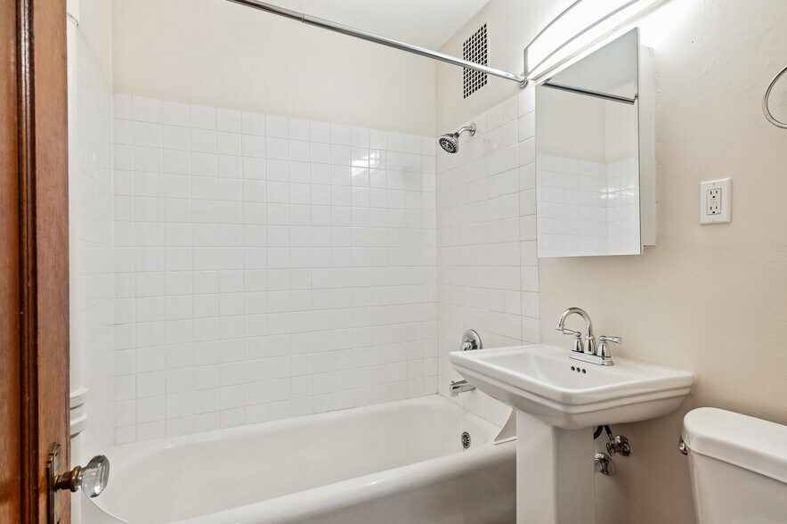 More Photos Of , Seattle Multifamily For Sale