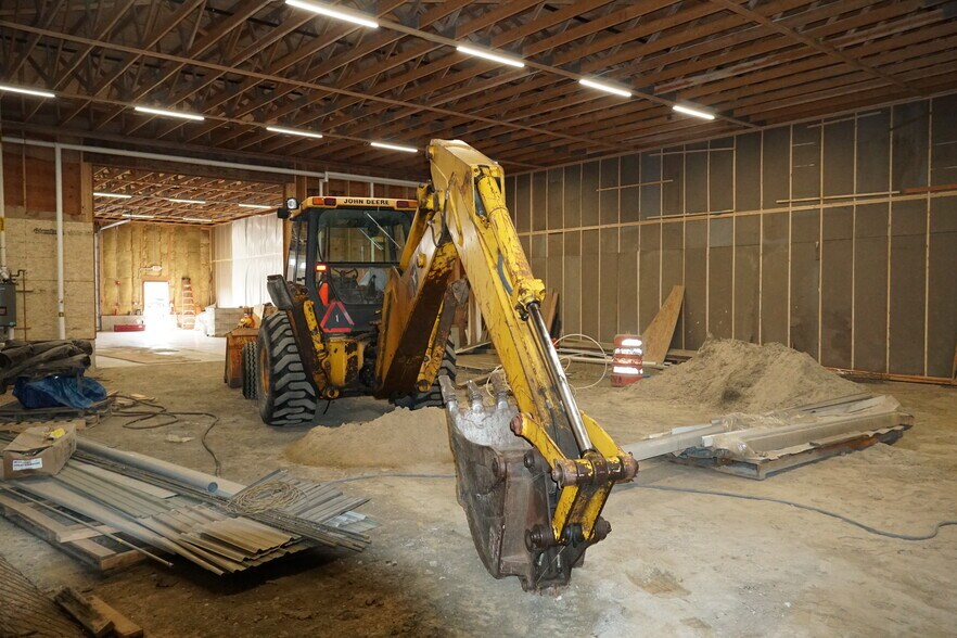 More Photos Of 160 Middleboro Ave, East Taunton Warehouse For Lease