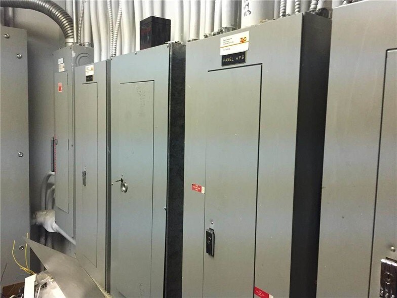 More Photos Of 2821 Riverside Dr, Ottawa Office For Sale