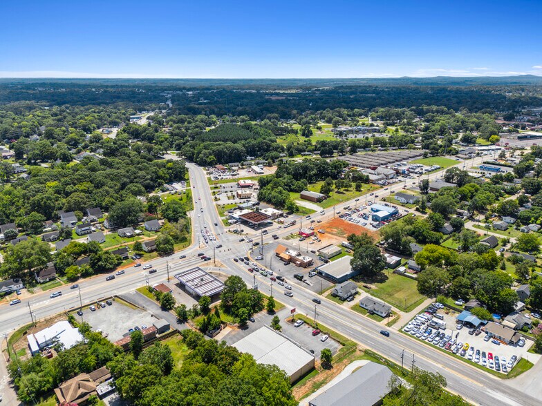 More Photos Of 1605 W Blue Ridge Dr, Greenville Freestanding For Lease