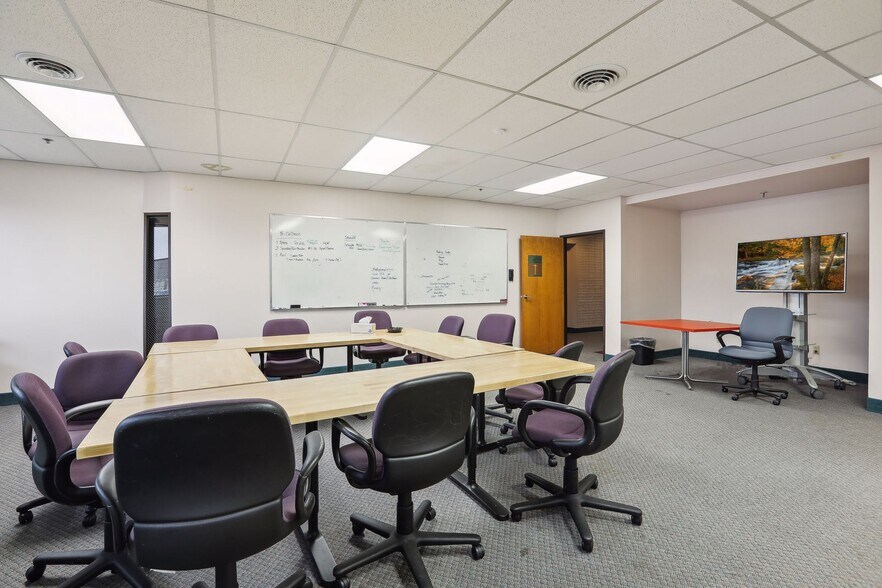 More Photos Of 2525 Nevada Ave N, Golden Valley Light Distribution For Sale