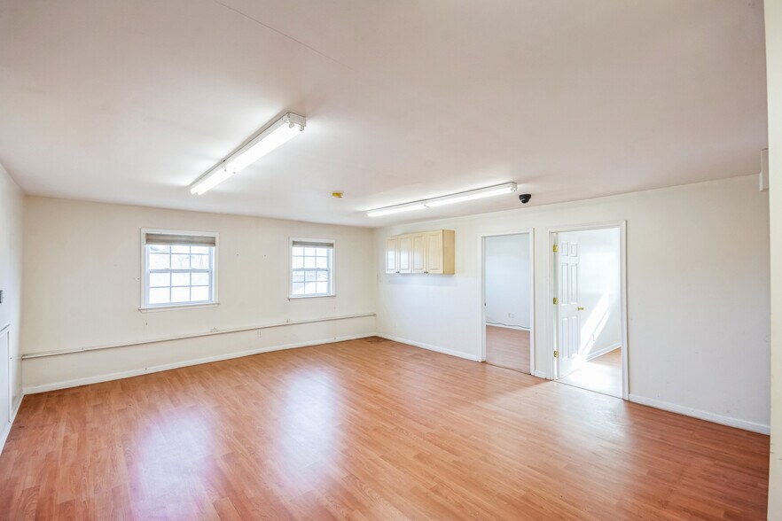 More Photos Of 6 Spring St, Jamesburg Warehouse For Sale