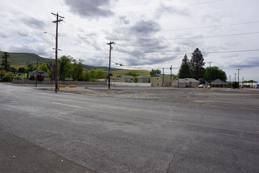 More Photos Of 725 Park ave, Prosser Land For Sale