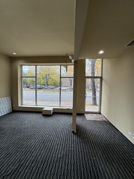More Photos Of 421 W North Ave, Chicago Storefront Retail Office For Lease