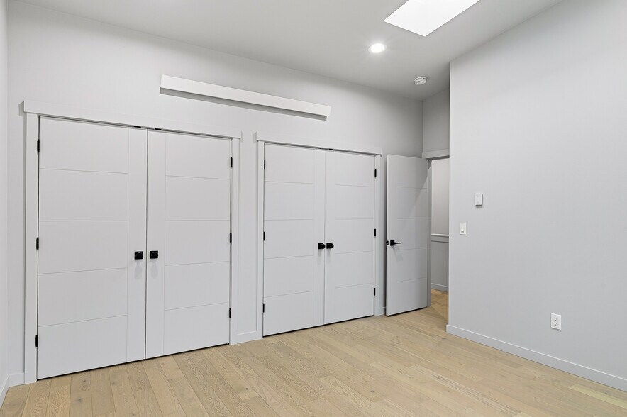 More Photos Of 11825 59th Ave ave, Seattle Apartments For Sale