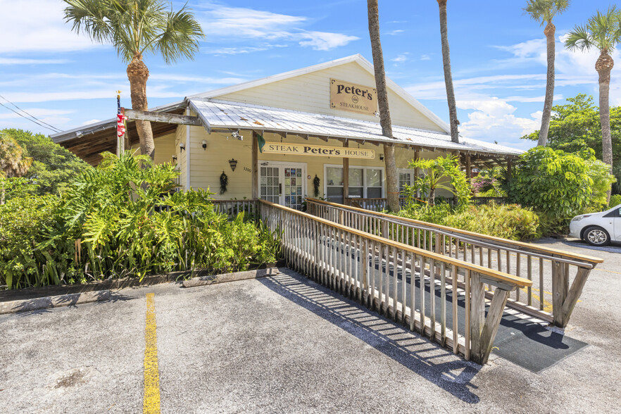 Primary Photo Of 3200 NE Maple Ave, Jensen Beach Restaurant For Lease