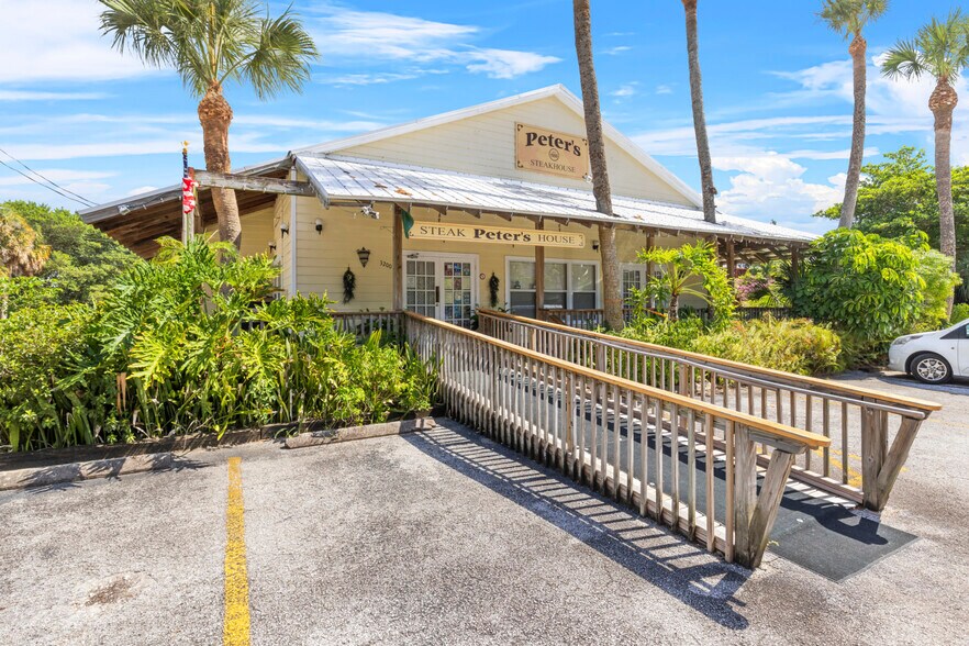 More Photos Of 3200 NE Maple Ave, Jensen Beach Restaurant For Lease