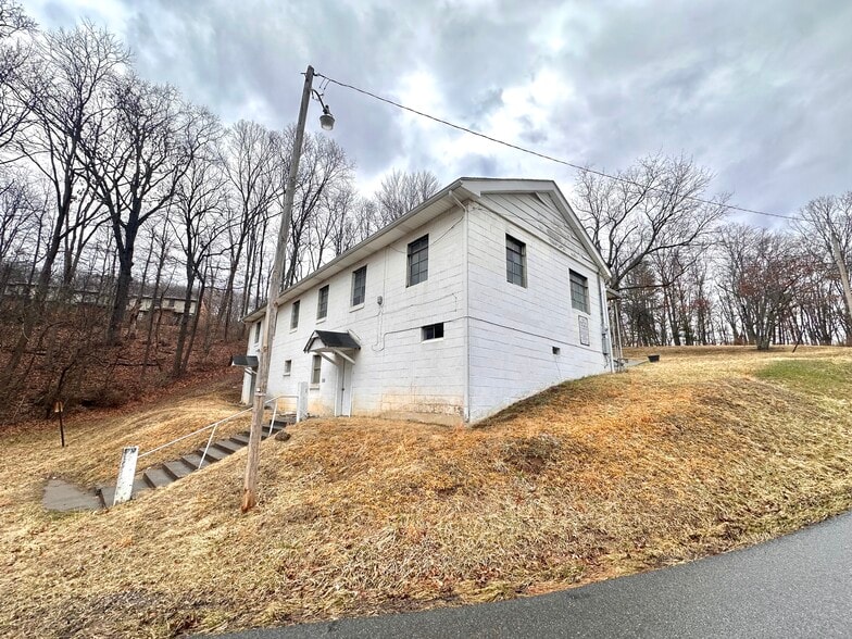 More Photos Of 105 Smith St, Beckley Religious Facility For Sale