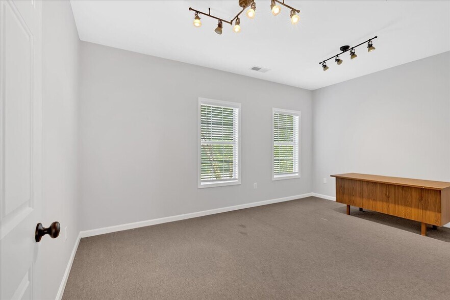 More Photos Of 707 Whitlock Ave SW, Marietta Medical For Sale