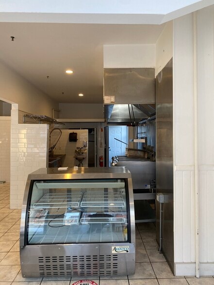 More Photos Of 166 Cortlandt St, Tarrytown Restaurant For Lease